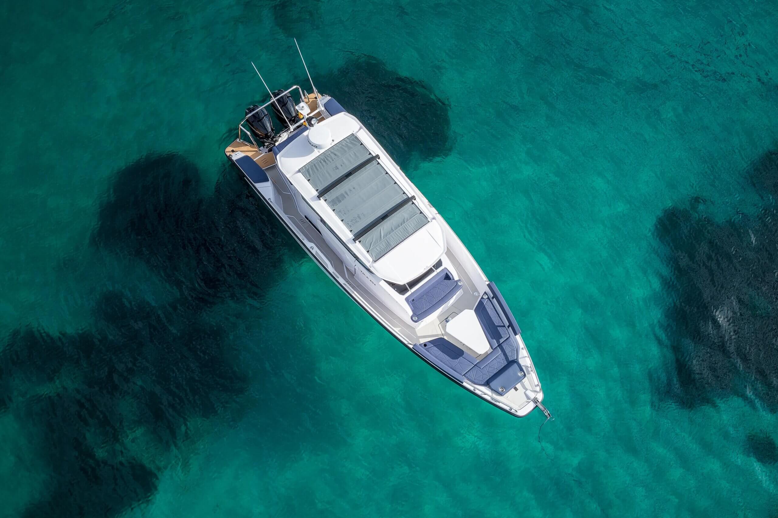 AX29_0004_Axopar-29-XC-Cross-Cabin_Axopar-shoot-16-May-Mallorca-DNG_DJI_0150-DNG